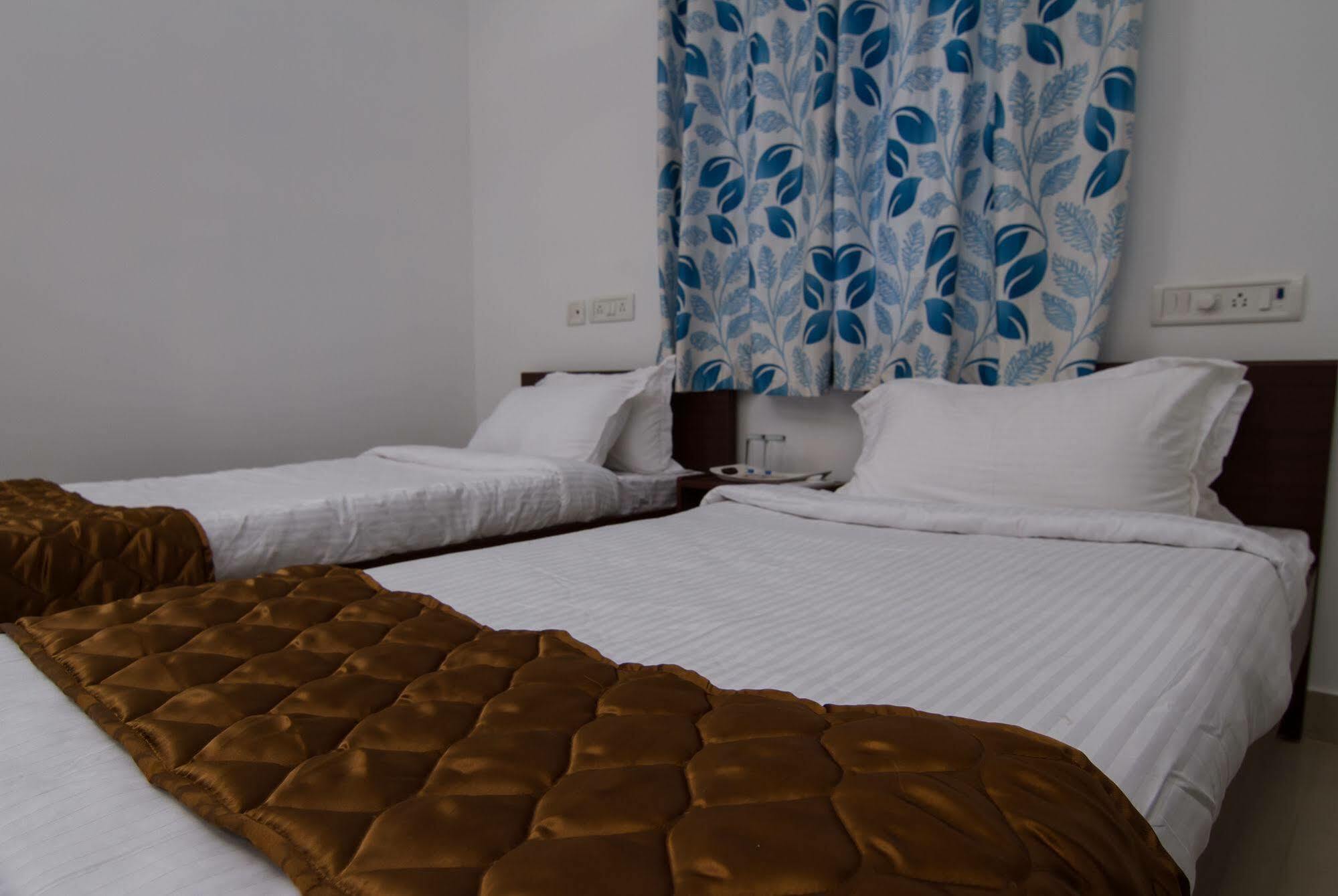 Phoenix Hospitality Services شيناي المظهر الخارجي الصورة